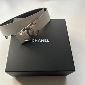 Chanel Authentic Silver CC Logo Reversible Leather Belt